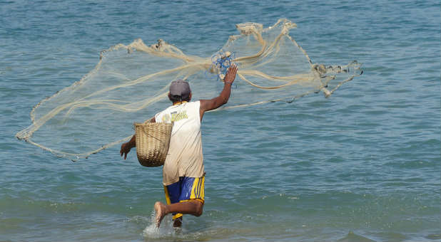 Leaders cast a wide net.