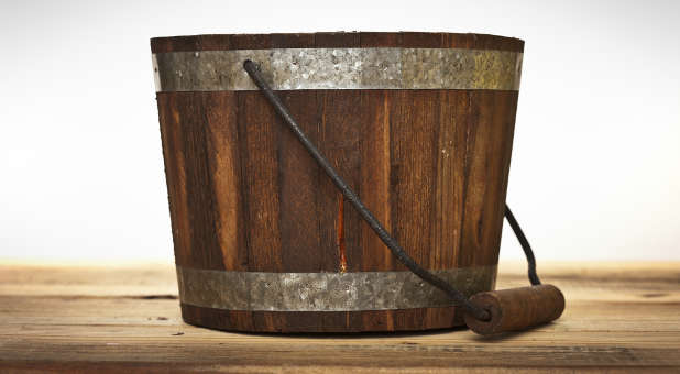 Wooden bucket